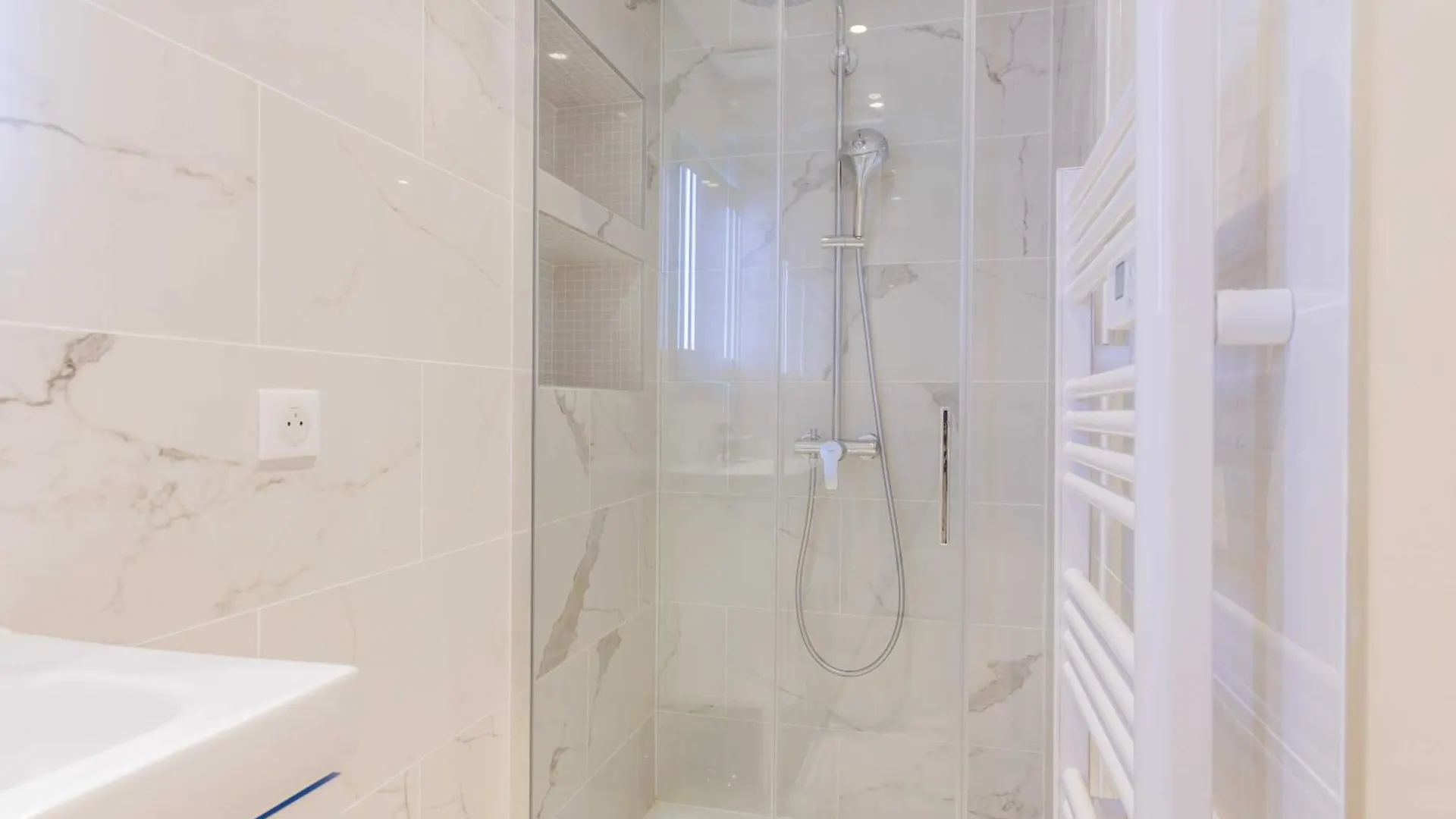 Apartamento Modern - 2br - 6p - Saint-ambroise