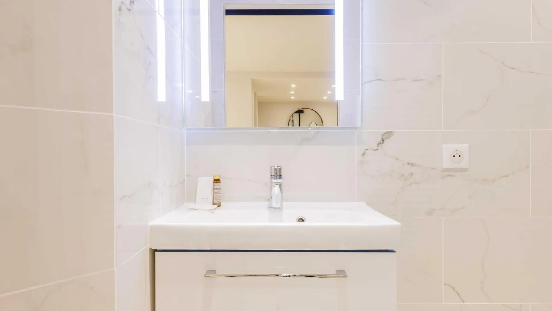 Modern - 2br - 6p - Saint-ambroise Paris