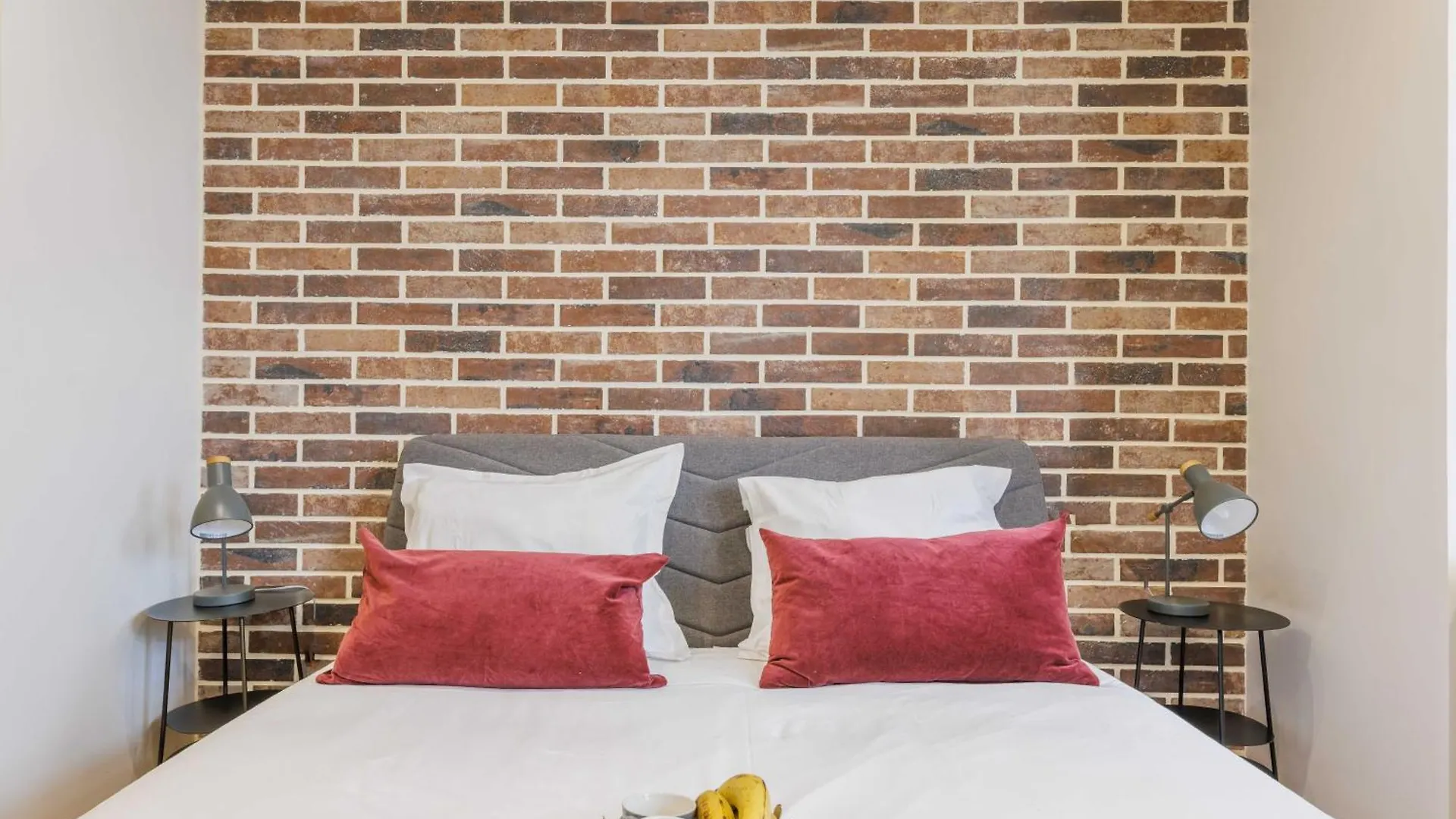 Modern - 2br - 6p - Saint-ambroise